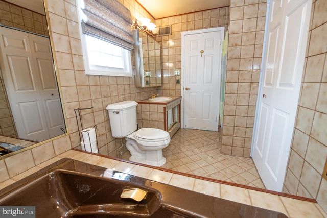 22 W NORTON DR, Churchville, PA 18966