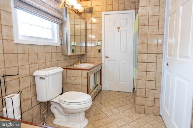 22 W NORTON DR, Churchville, PA 18966