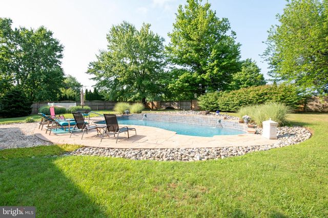 22 W NORTON DR, Churchville, PA 18966
