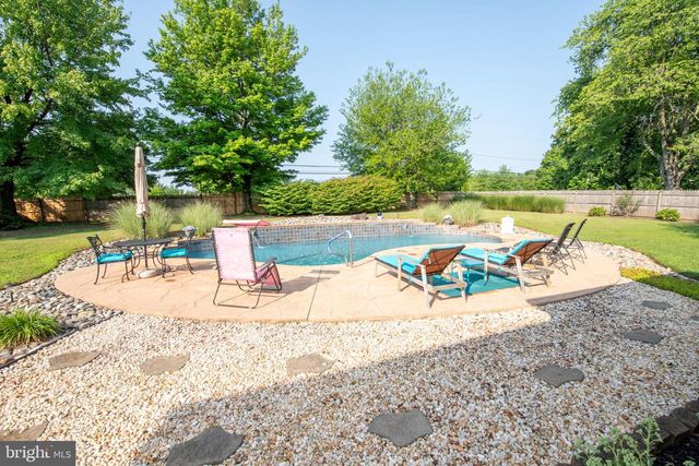 22 W NORTON DR, Churchville, PA 18966