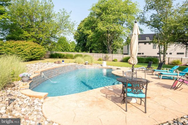 22 W NORTON DR, Churchville, PA 18966