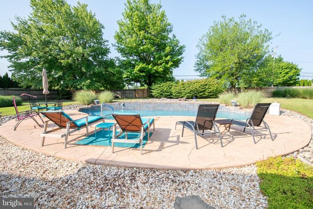 22 W NORTON DR, Churchville, PA 18966