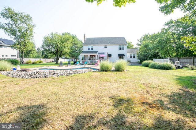 22 W NORTON DR, Churchville, PA 18966