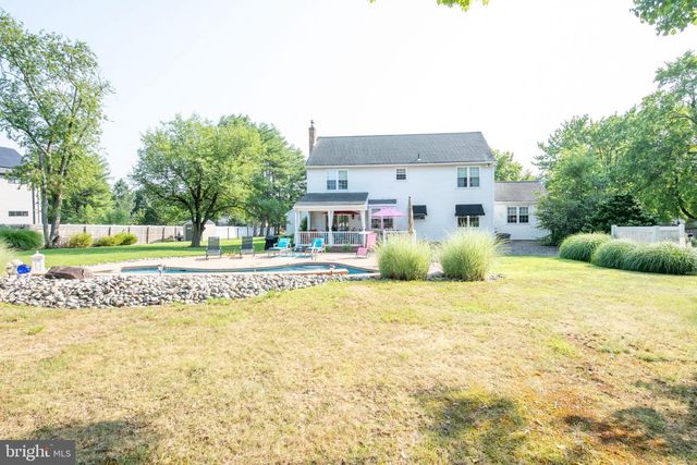 22 W NORTON DR, Churchville, PA 18966