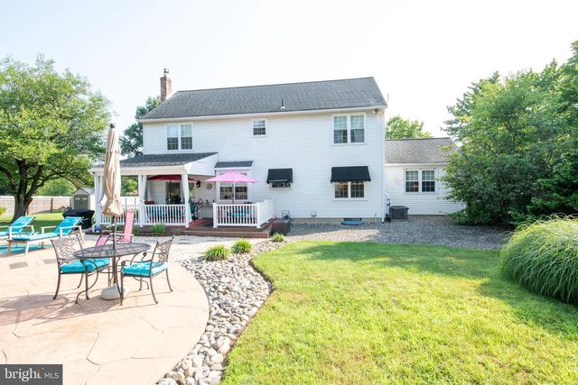 22 W NORTON DR, Churchville, PA 18966