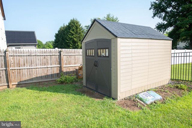 22 W NORTON DR, Churchville, PA 18966