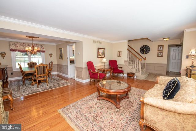 22 W NORTON DR, Churchville, PA 18966