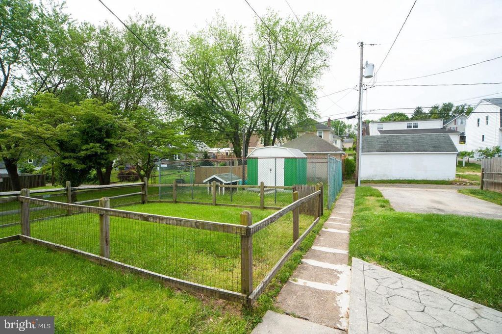 9 1ST AVE, Baltimore, MD 21225