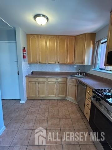 212 N Oaks Boulevard N, North Brunswick, NJ 08902