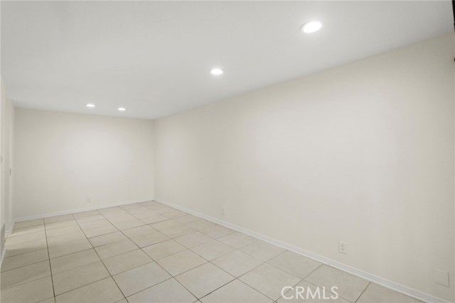 575 N Villa Court 111, Palm Springs, CA 92262