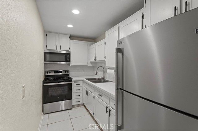 575 N Villa Court 111, Palm Springs, CA 92262