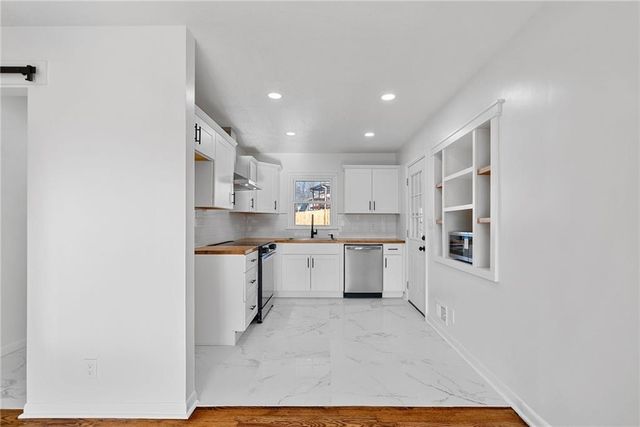 302 Lake Drive, Belton, MO 64012