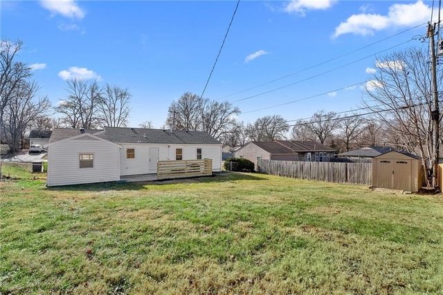 302 Lake Drive, Belton, MO 64012