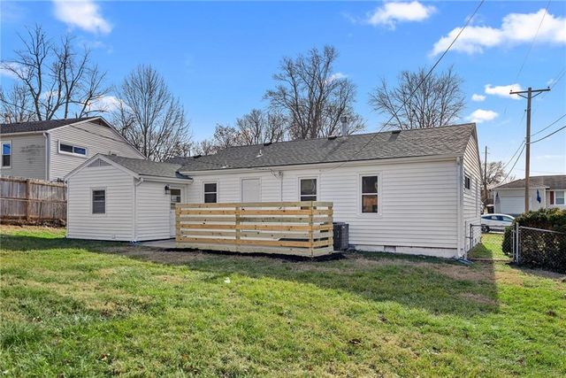 302 Lake Drive, Belton, MO 64012