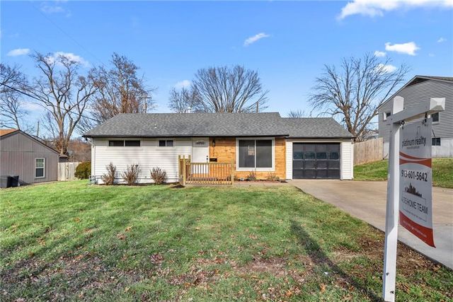 302 Lake Drive, Belton, MO 64012