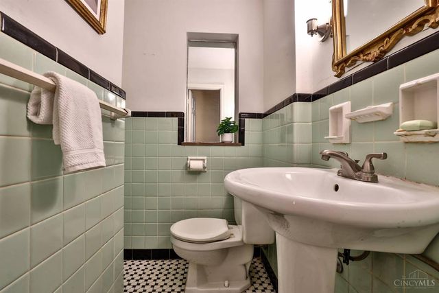 3525 Herschel View Place, Cincinnati, OH 45208