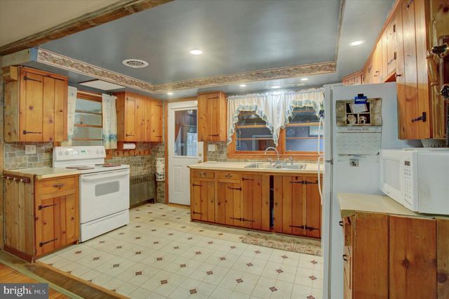 924 BLANCHARD AVENUE, Chambersburg, PA 17201