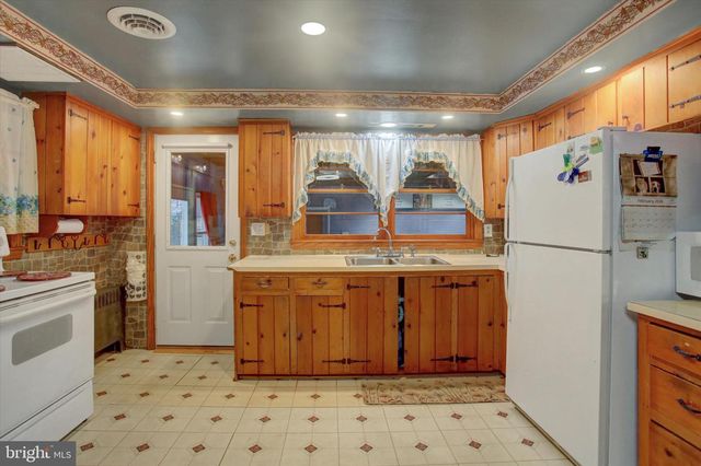 924 BLANCHARD AVENUE, Chambersburg, PA 17201