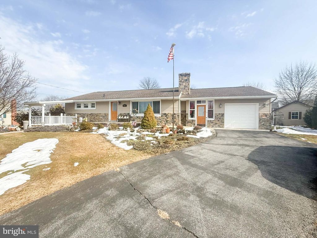 924 BLANCHARD AVENUE, Chambersburg, PA 17201