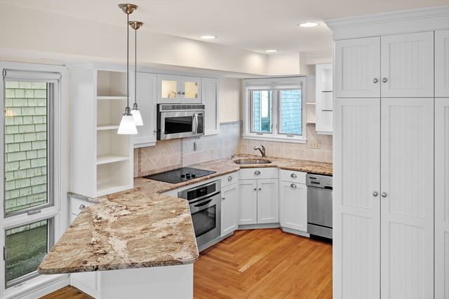 55 Brackett Pl B, Marblehead, MA 01945