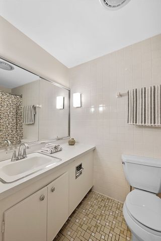 55 Brackett Pl B, Marblehead, MA 01945