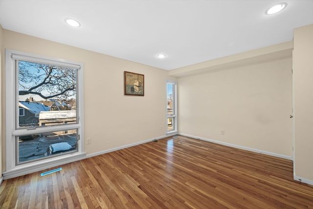 55 Brackett Pl B, Marblehead, MA 01945