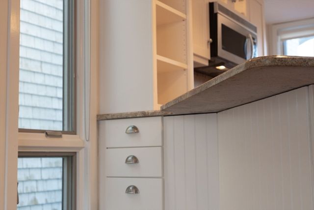 55 Brackett Pl B, Marblehead, MA 01945