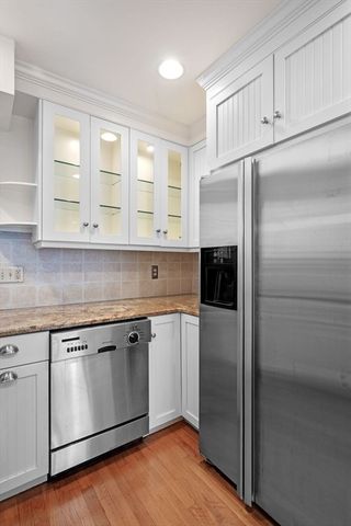 55 Brackett Pl B, Marblehead, MA 01945