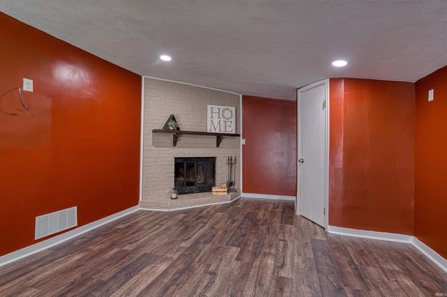 7701 Bartels Road, Evansville, IN 47710