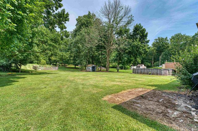 7701 Bartels Road, Evansville, IN 47710