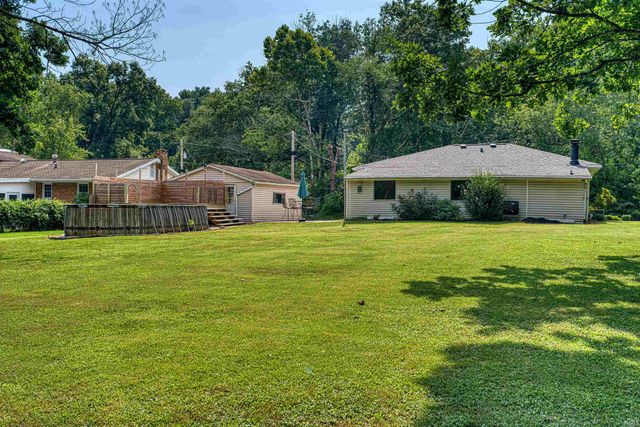 7701 Bartels Road, Evansville, IN 47710