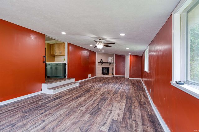7701 Bartels Road, Evansville, IN 47710