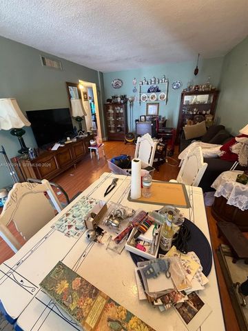 1335 W 68th Street 204, Hialeah, FL 33014