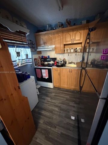 1335 W 68th Street 204, Hialeah, FL 33014
