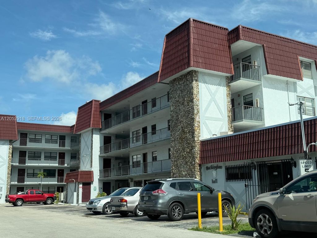 1335 W 68th Street 204, Hialeah, FL 33014