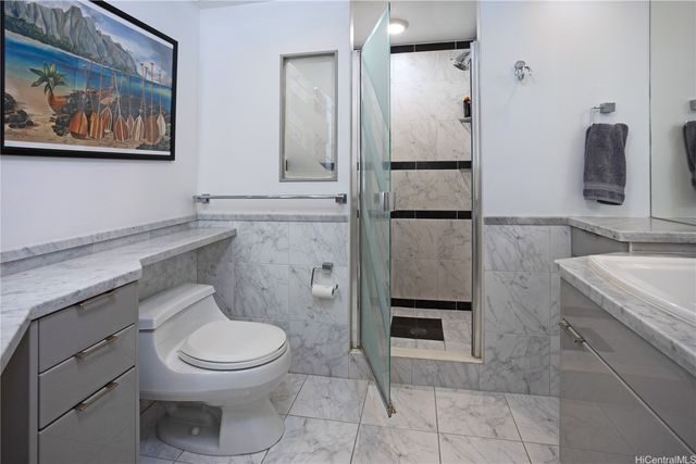 531 Hahaione Street 2-4A, Honolulu, HI 96825