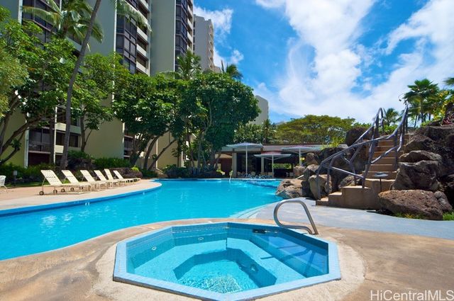531 Hahaione Street 2-4A, Honolulu, HI 96825