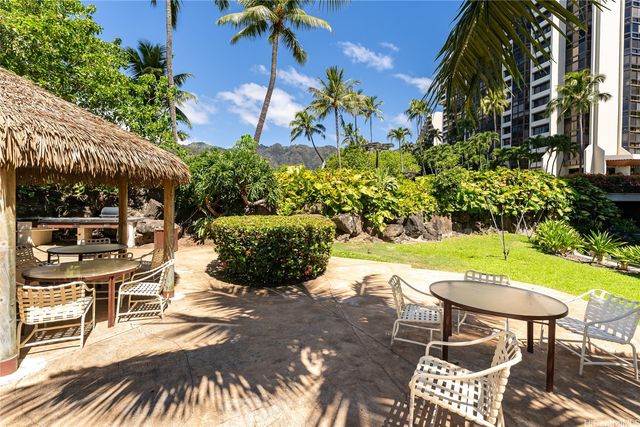 531 Hahaione Street 2-4A, Honolulu, HI 96825