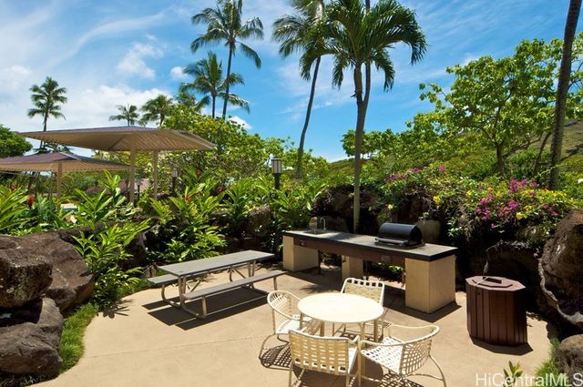531 Hahaione Street 2-4A, Honolulu, HI 96825