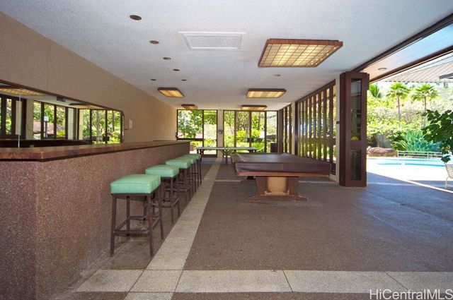 531 Hahaione Street 2-4A, Honolulu, HI 96825