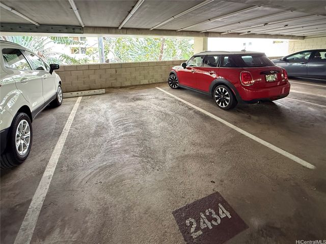 531 Hahaione Street 2-4A, Honolulu, HI 96825