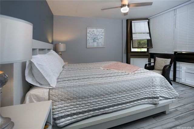 531 Hahaione Street 2-4A, Honolulu, HI 96825