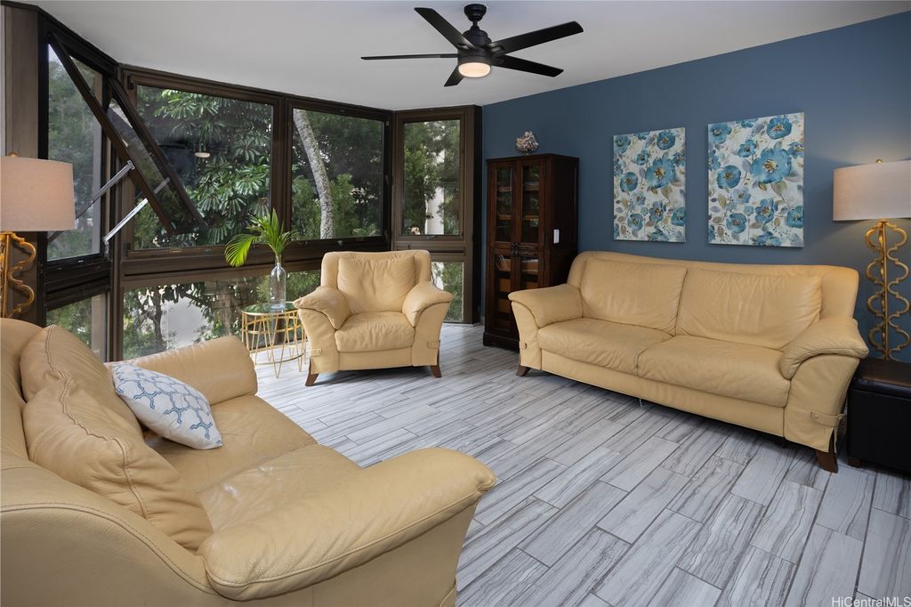 531 Hahaione Street 2-4A, Honolulu, HI 96825
