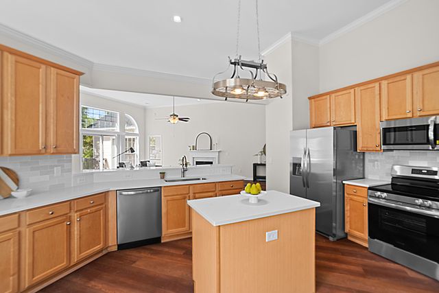 1892 Palmetto Isle Drive, Mount Pleasant, SC 29466