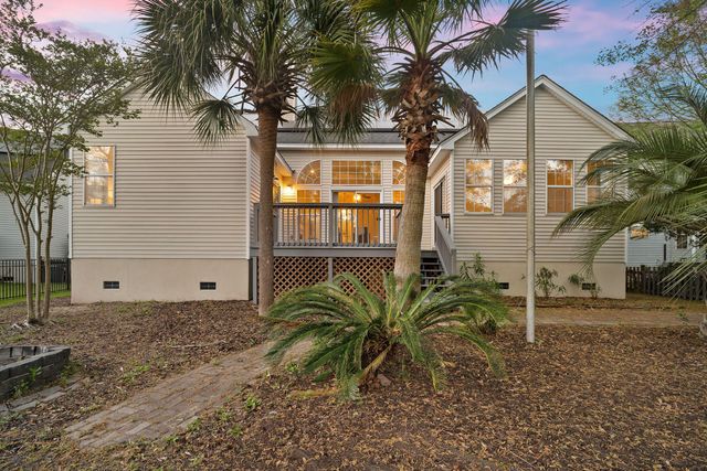 1892 Palmetto Isle Drive, Mount Pleasant, SC 29466