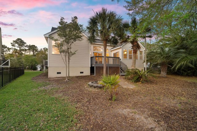 1892 Palmetto Isle Drive, Mount Pleasant, SC 29466