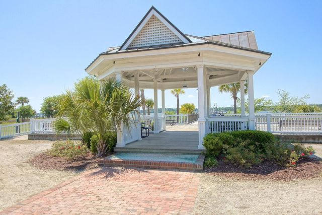 1892 Palmetto Isle Drive, Mount Pleasant, SC 29466