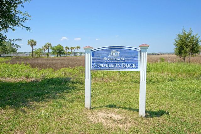 1892 Palmetto Isle Drive, Mount Pleasant, SC 29466