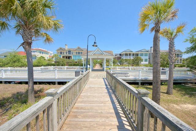 1892 Palmetto Isle Drive, Mount Pleasant, SC 29466