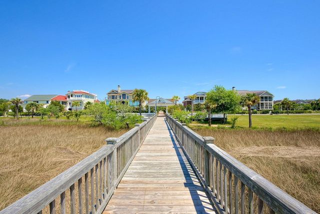 1892 Palmetto Isle Drive, Mount Pleasant, SC 29466